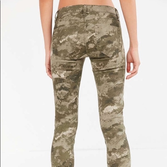 Urban Outfitters BDG camo pants jeans skinny leg ankle zip size 28 - Picture 3 of 12
